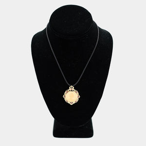 Pre-Owned 18k Yellow Gold Diamond/Red Stone Bezel w/ 24k Yellow Gold Coin Pendant| B.G. Loan & Jewelry Co.