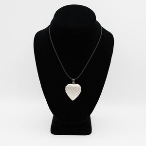 Pre-Owned 14K White Gold Heart Photo Locket Pendant - 1.625" | B.G. Loan & Jewelry Co.