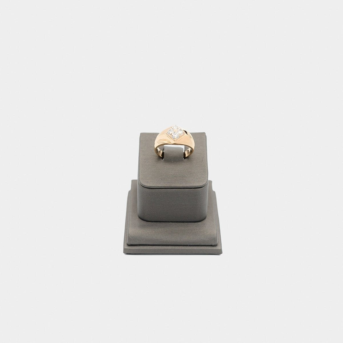 Pre - Owned 14K Yellow Gold Diamond Ring - Size 7.25 | B.G. Loan & Jewelry Co. - B.G. Loan & Jewelry Co.