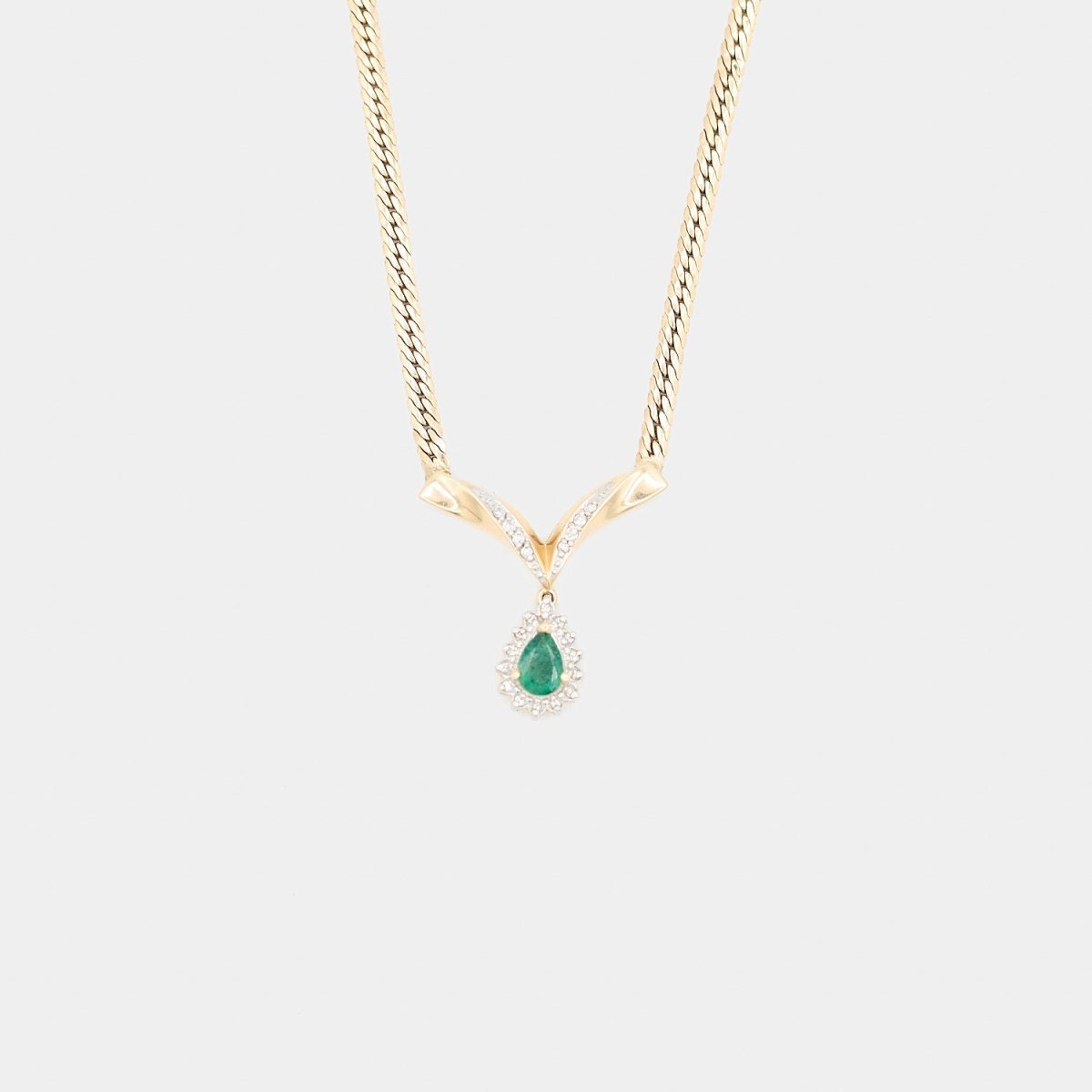 Pre - Owned 14K Yellow Gold White Diamond/Green Stone Necklace - 17.25" | B.G. Loan & Jewelry Co. - B.G. Loan & Jewelry Co.