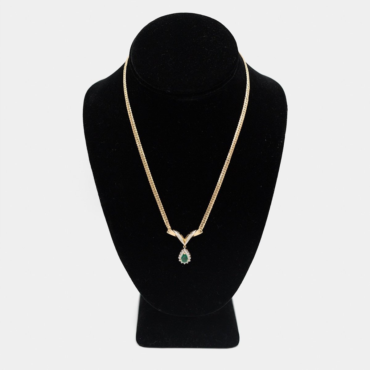 Pre - Owned 14K Yellow Gold White Diamond/Green Stone Necklace - 17.25" | B.G. Loan & Jewelry Co. - B.G. Loan & Jewelry Co.