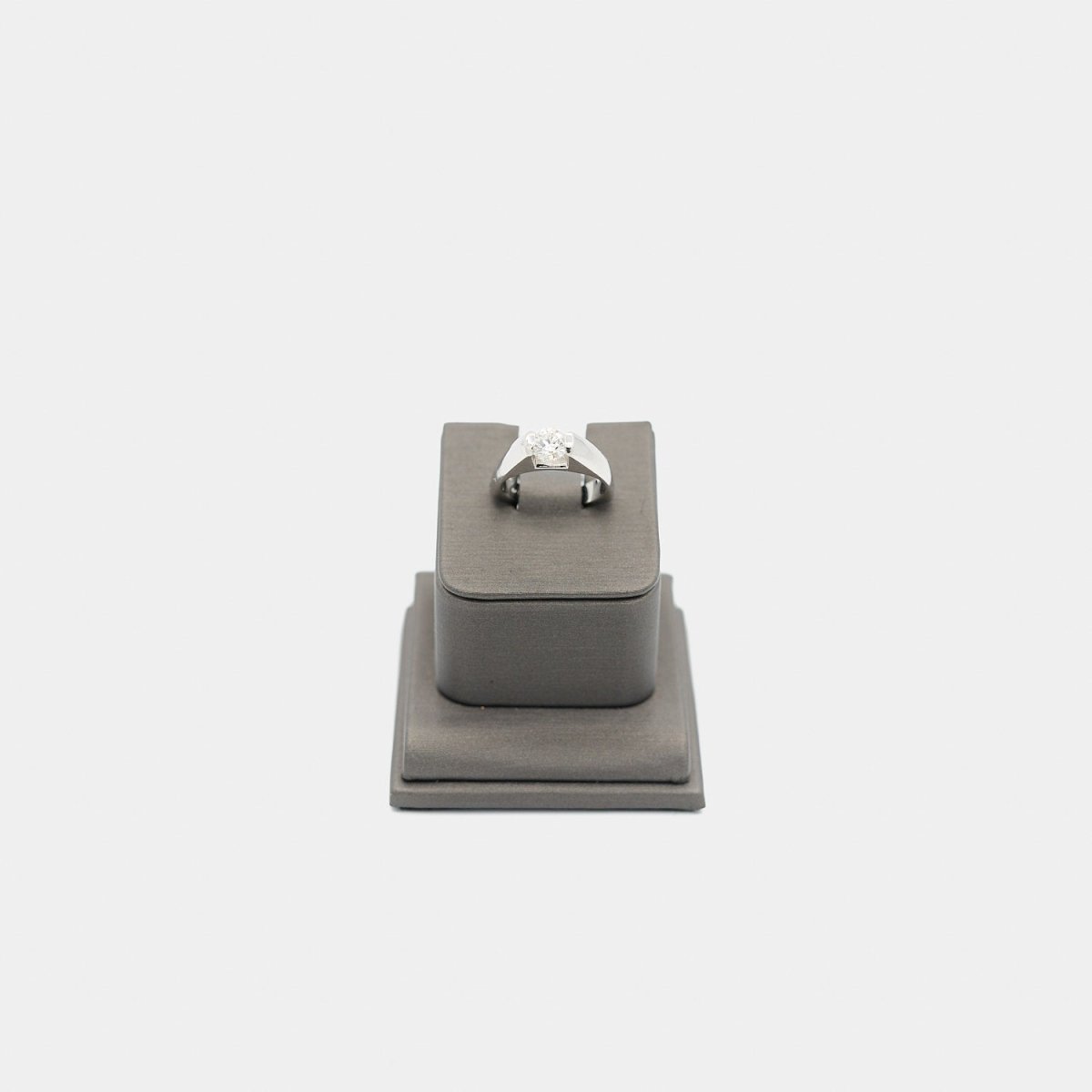 Pre - Owned Platinum Diamond Engagement Ring - Size 5 | B.G. Loan & Jewelry Co. - B.G. Loan & Jewelry Co.