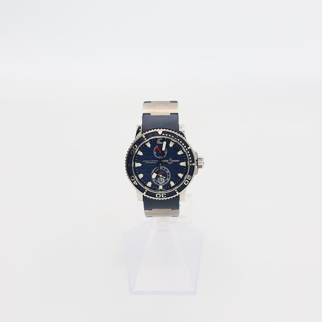 Verified pre-owned Ulysse Nardin Maxi Marine Diver 43mm watch, showcasing the blue surf dial, sapphire glass, and unidirectional bezel.